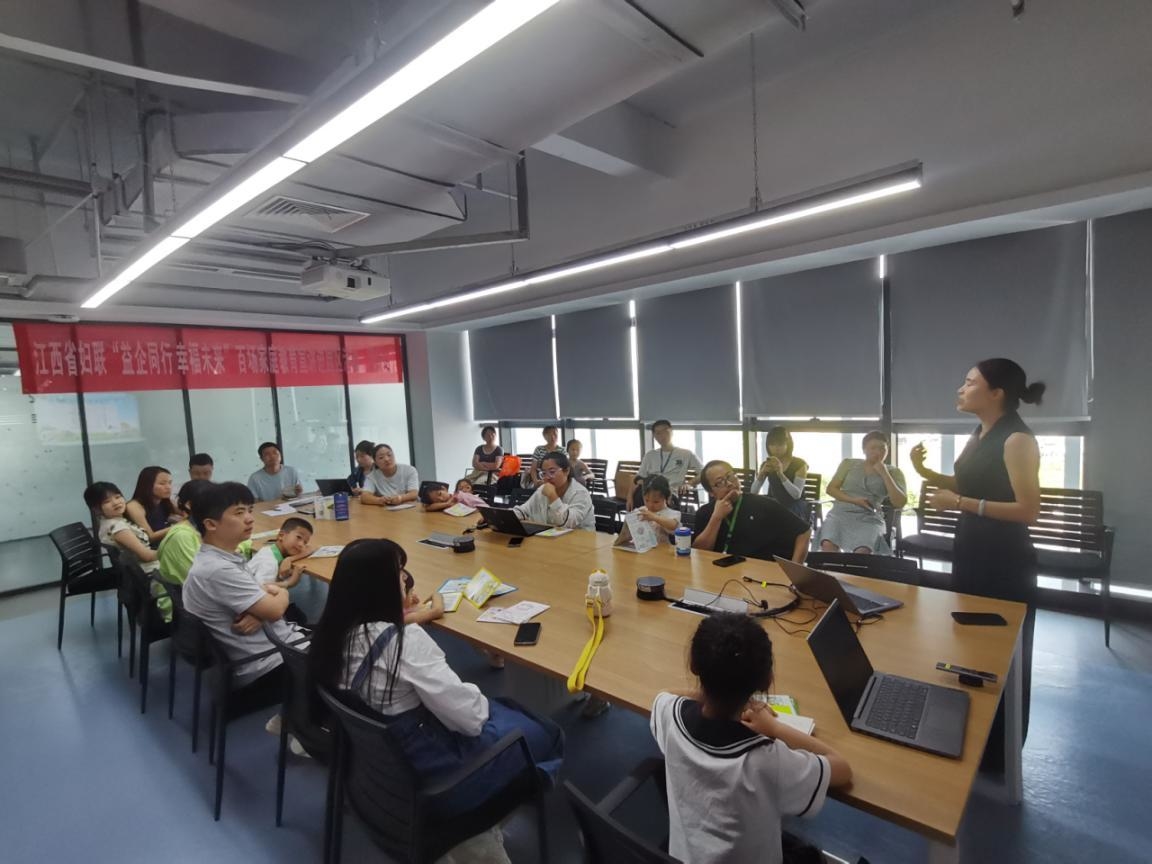【家风家教主题宣传月】“益企同行 幸福未来”高新区妇联开展家庭教育宣讲进园区活动-江西省家庭教育学会