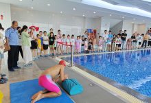 游泳馆实景教学 红谷滩区妇联防溺水体验教育课堂走进香域滨江社区-江西省家庭教育学会