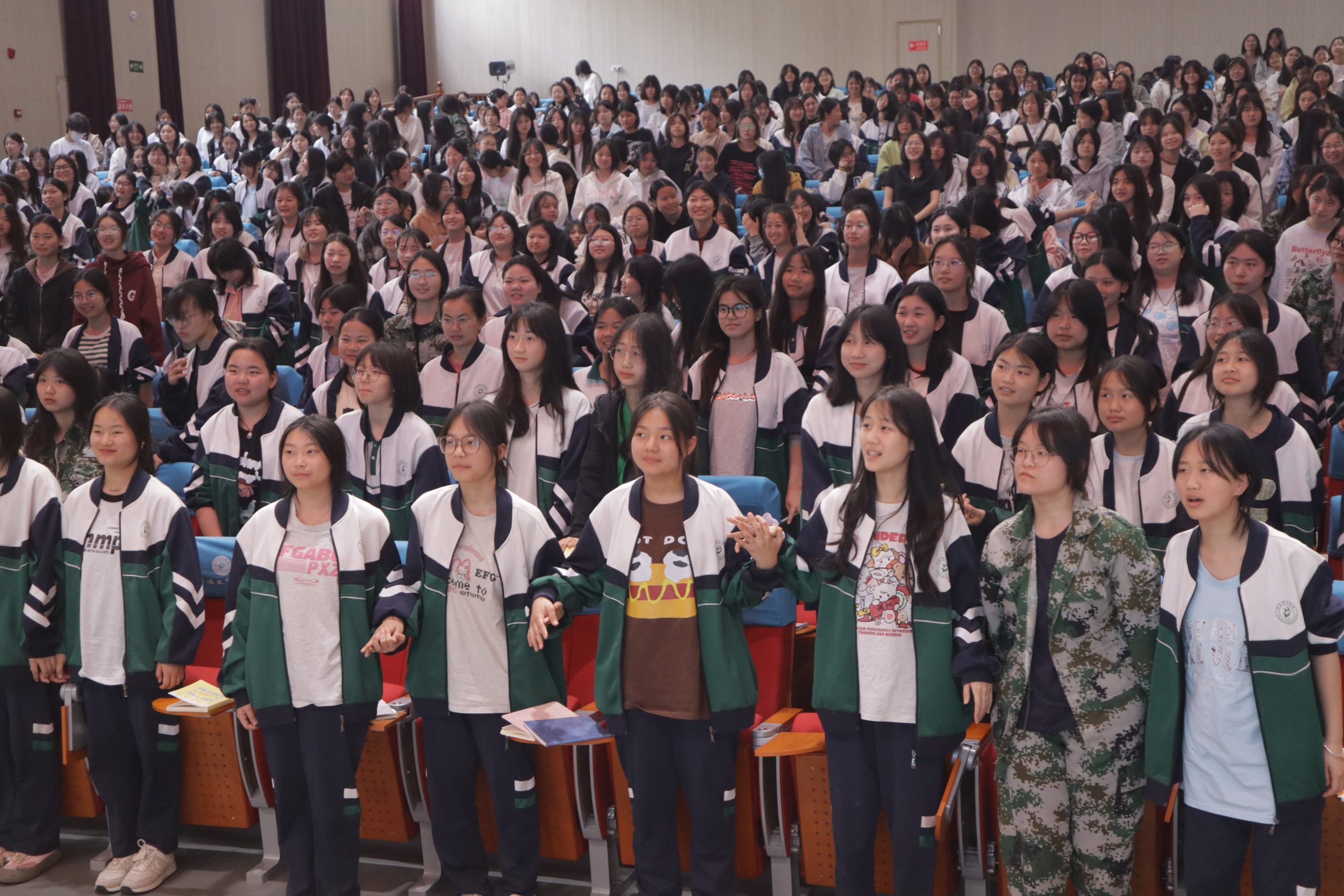 “春蕾计划”青春期健康教育进校园 吉安县千名女生迎来“成长必修课”-江西省家庭教育学会