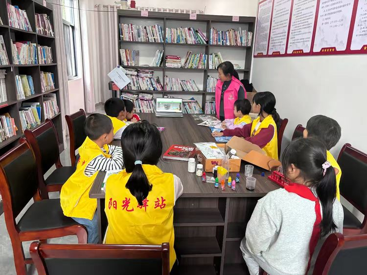 段莘乡段莘村阳光驿站开展“诗韵春天 声动驿站”主题活动-江西省家庭教育学会